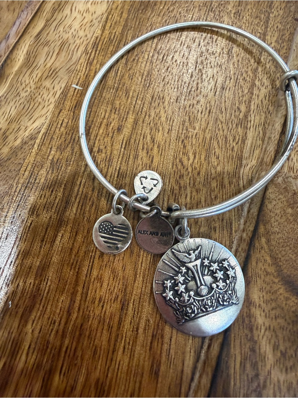 Alex and Ani Queen’s Crown Goddess Light Power Bangle Bracelet